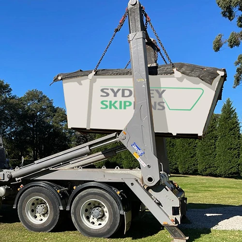 Top Reasons to Consider Skip Bins for Hire for Your Next Cleanup