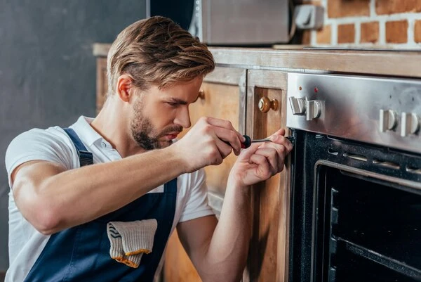 Signs That You Need a Specialist in Oven Repair