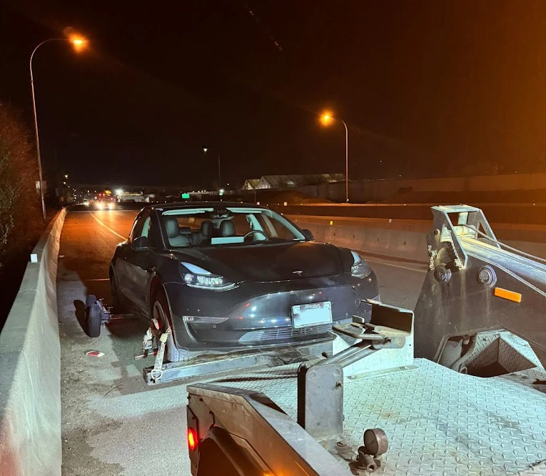 Tow Truck Surrey - Stranded in Surrey Due to A Car Breakdown After Dark?