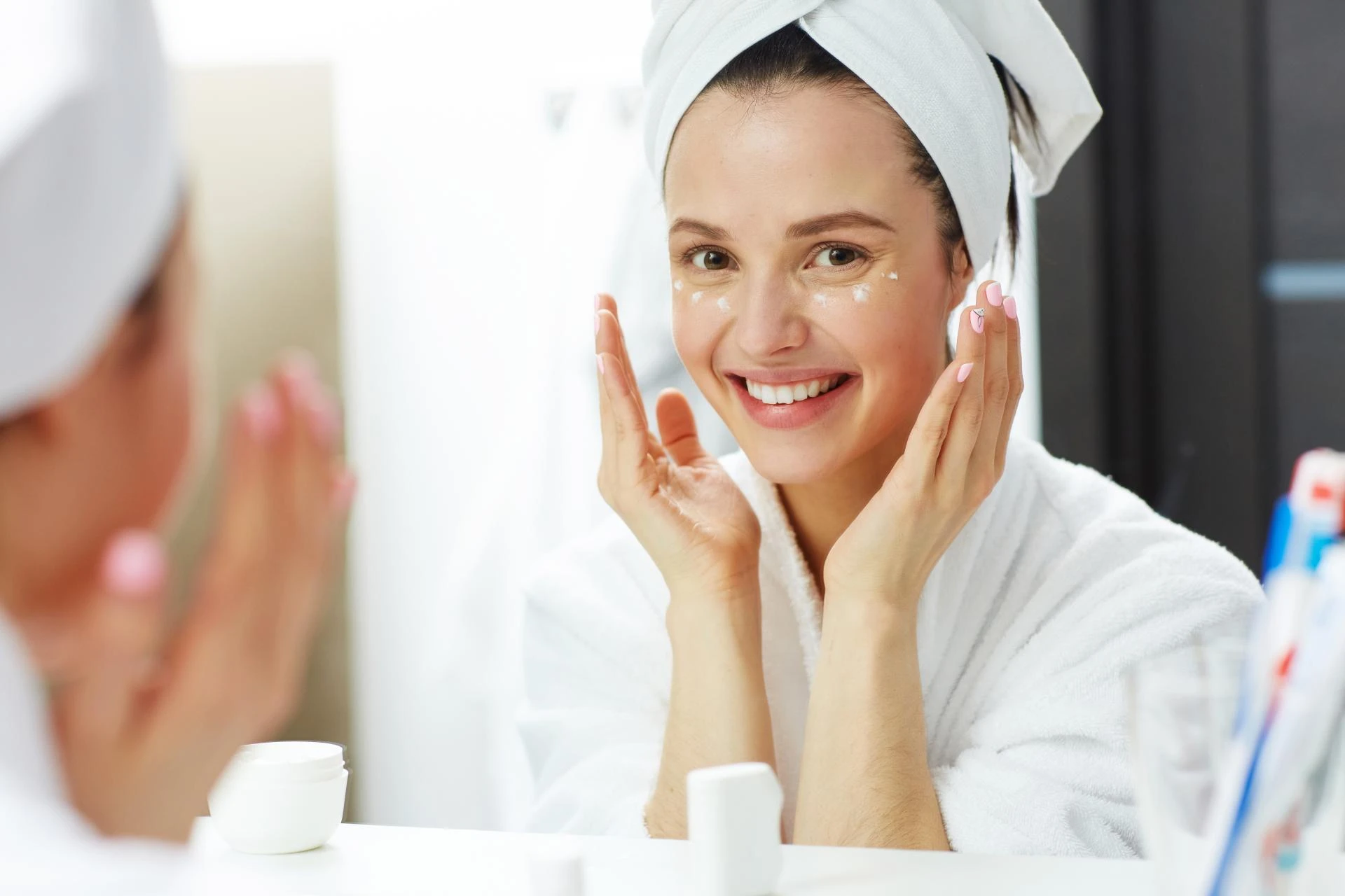 The Impact of Environmental Factors on Skin Health: Strategies for Comprehensive Protection