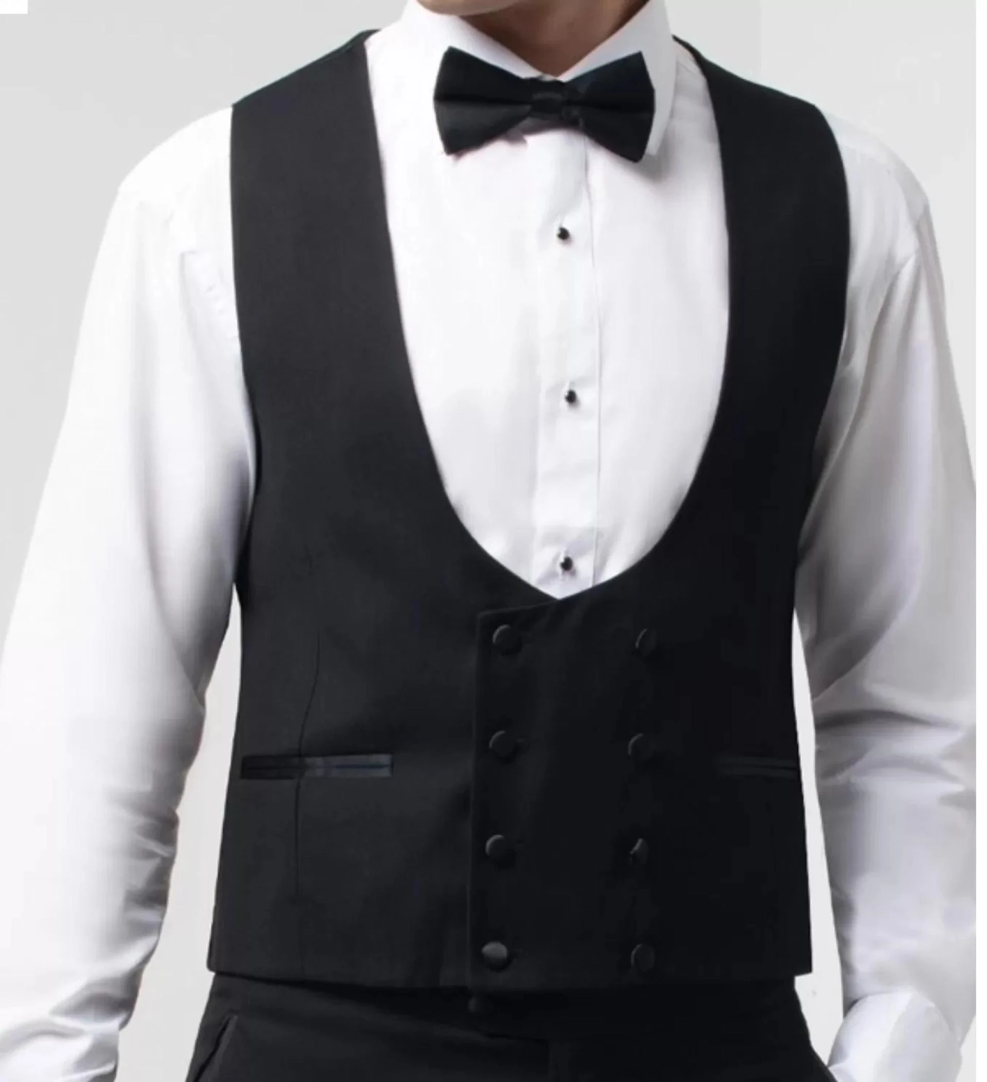 The Timeless Elegance of a Tuxedo Dinner Suit