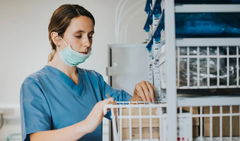 Hospital Shelving That’s Built to Last & Organize