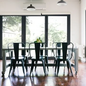 BI Fold Doors Manchester: Glass vs. Aluminum – Which Option Is Better?