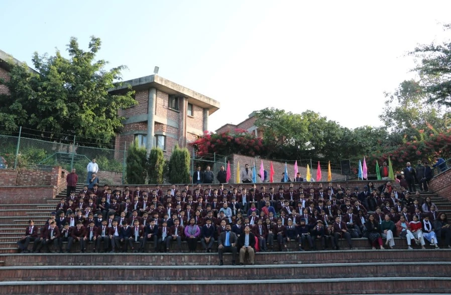 How Boarding Schools Help Students Become Independent and Confident