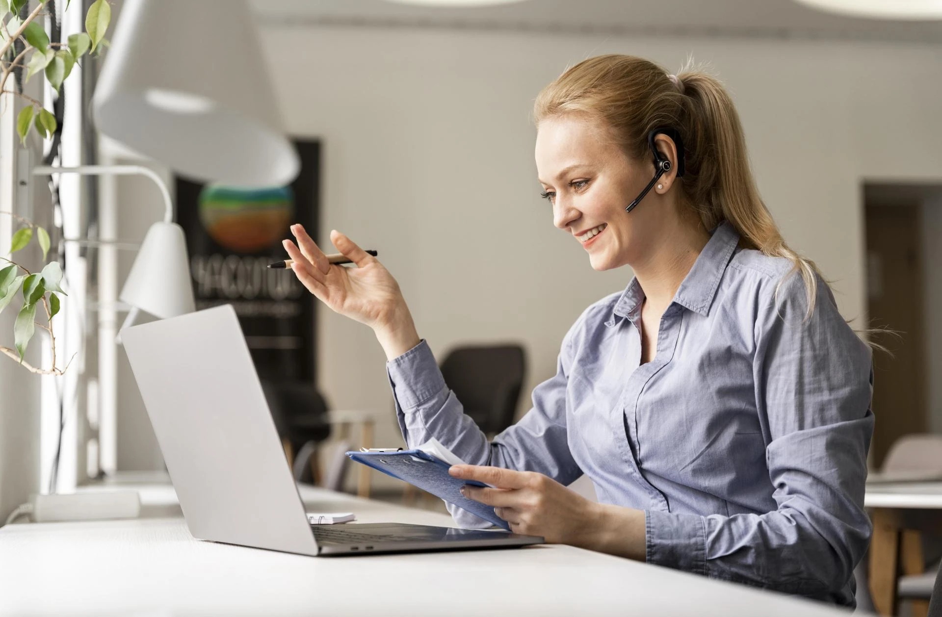 Exploring Virtual Assistants: Revolutionizing Businesses with Professional Support