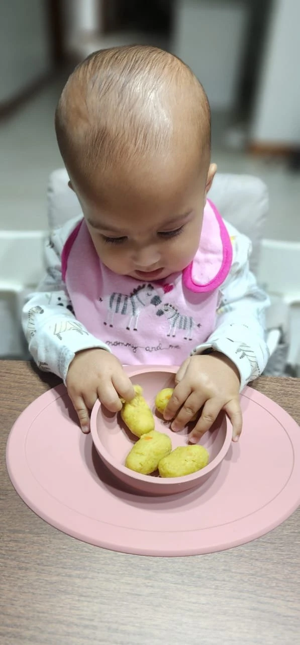 Introducing Solid Foods: A Guide to Nourishing Your Baby's Health