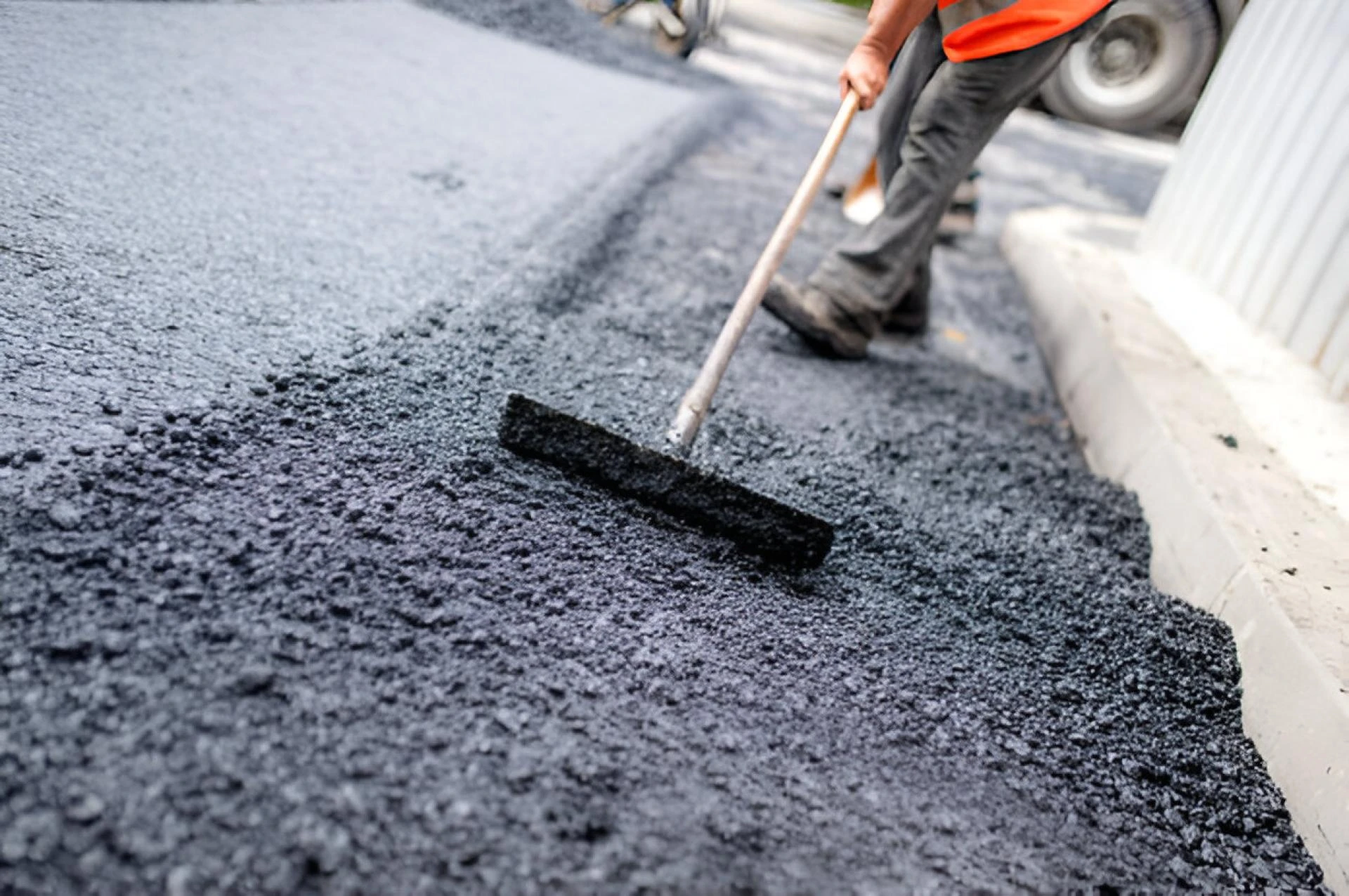 Driveway Resurfacing: Give Your Driveway a Fresh New Look! πβ¨
