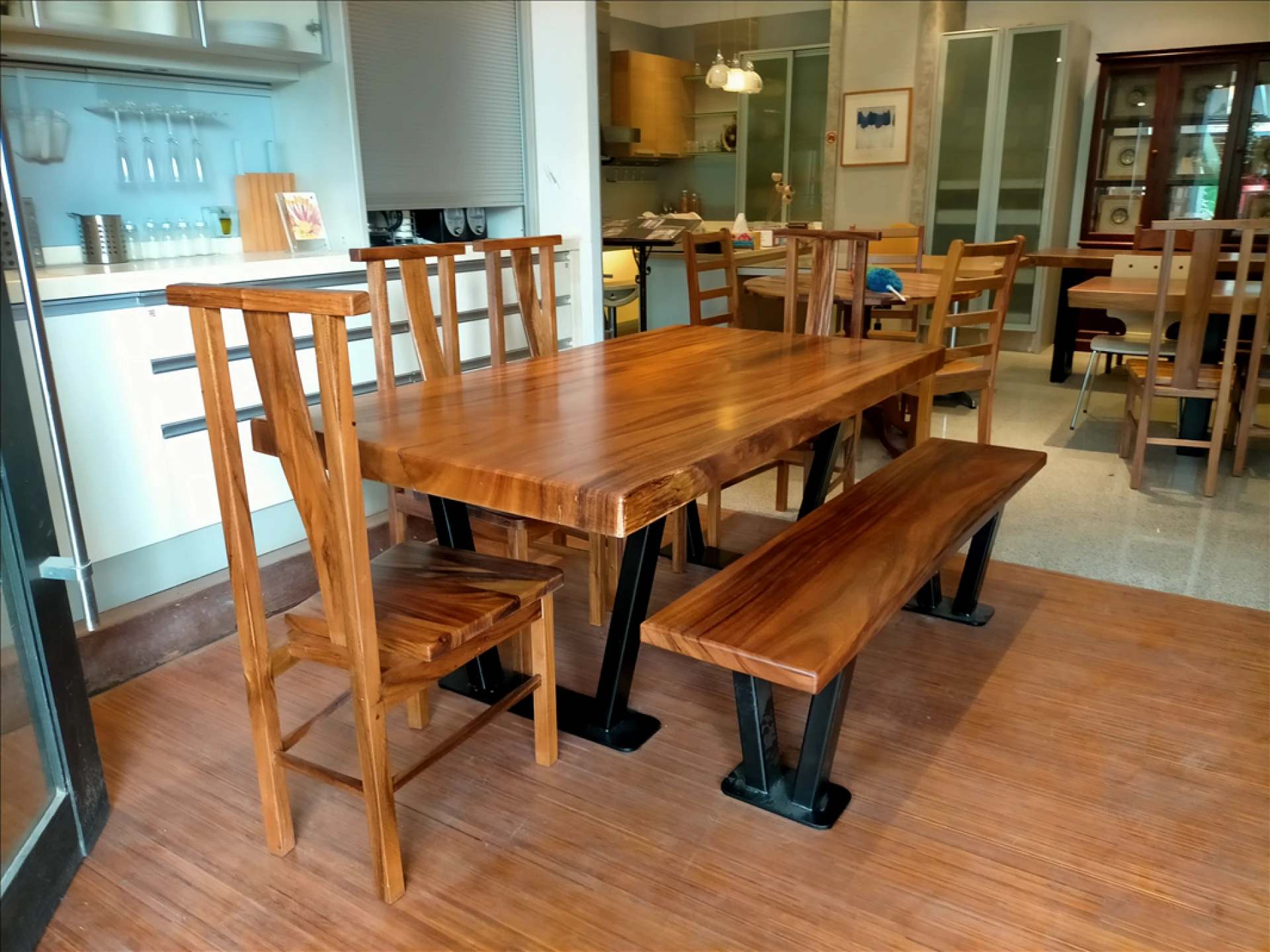 Elevate Your Space with Solid Wood Bench Designs by Hon Nam Lee