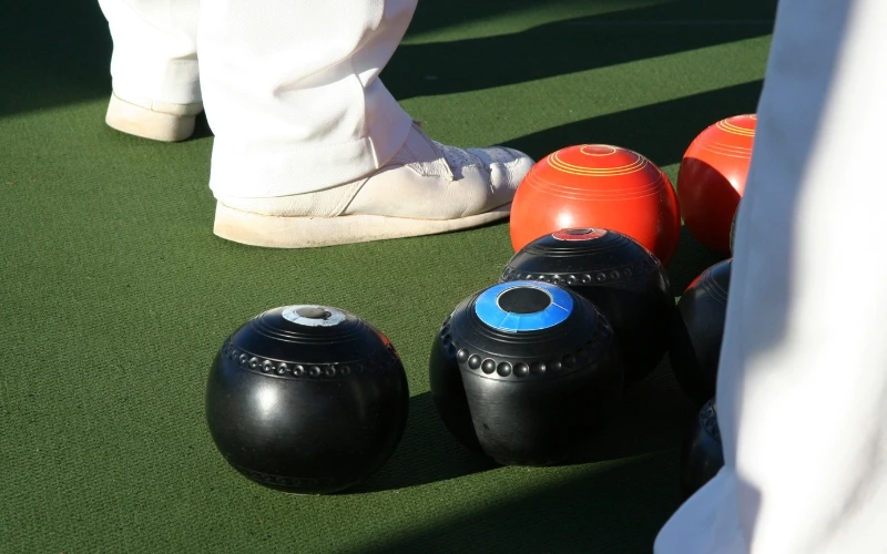 What Are The Standard Lawn Bowls Uniform Requirements?