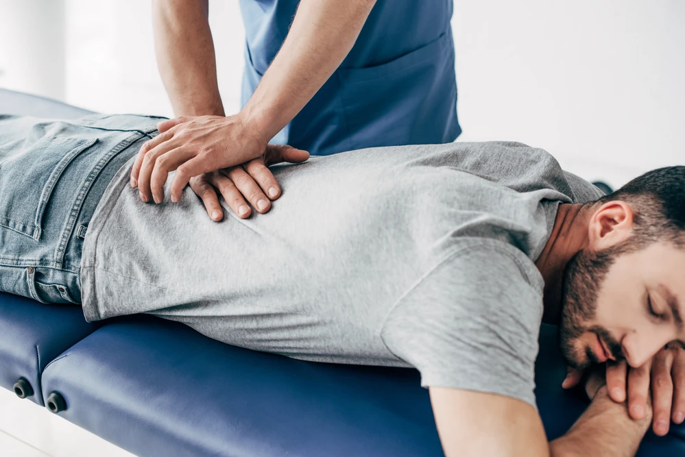 7 Ways a Chiropractor Influences Internal Body Function