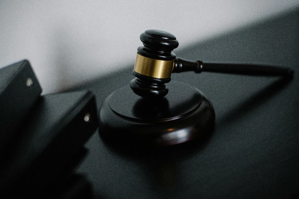 The Criminal Court Maze: A Step-by-Step Guide for Defendants