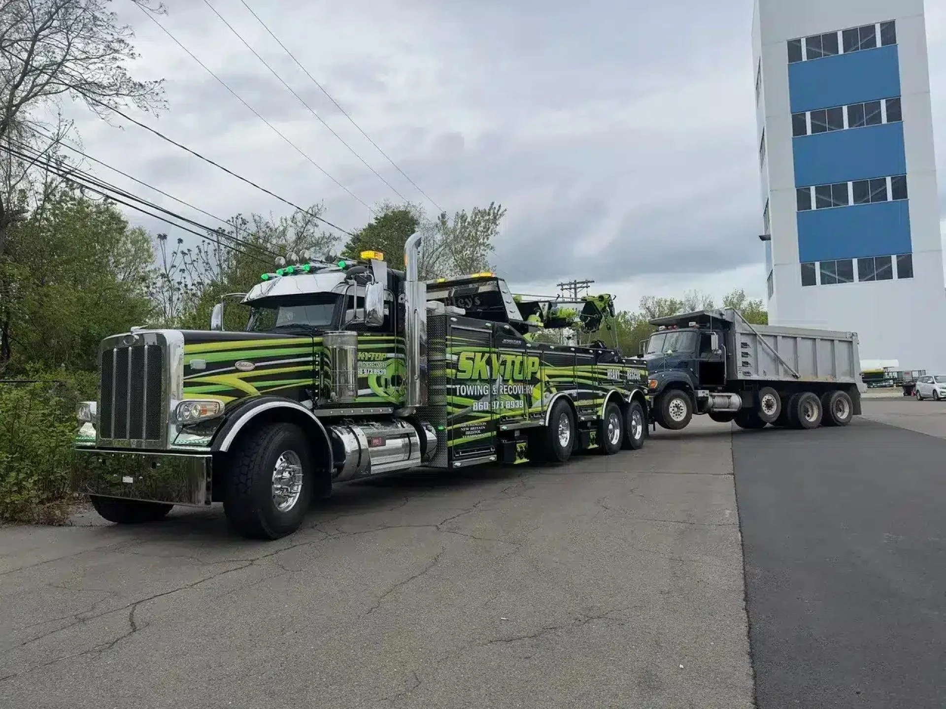 Reliable Roadside Repair and Semi Truck Towing Services Near You | Skytop Towing & Recovery LLC