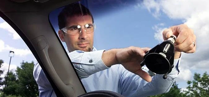 Factors To Consider When Choosing Mobile Windshield Repair Services