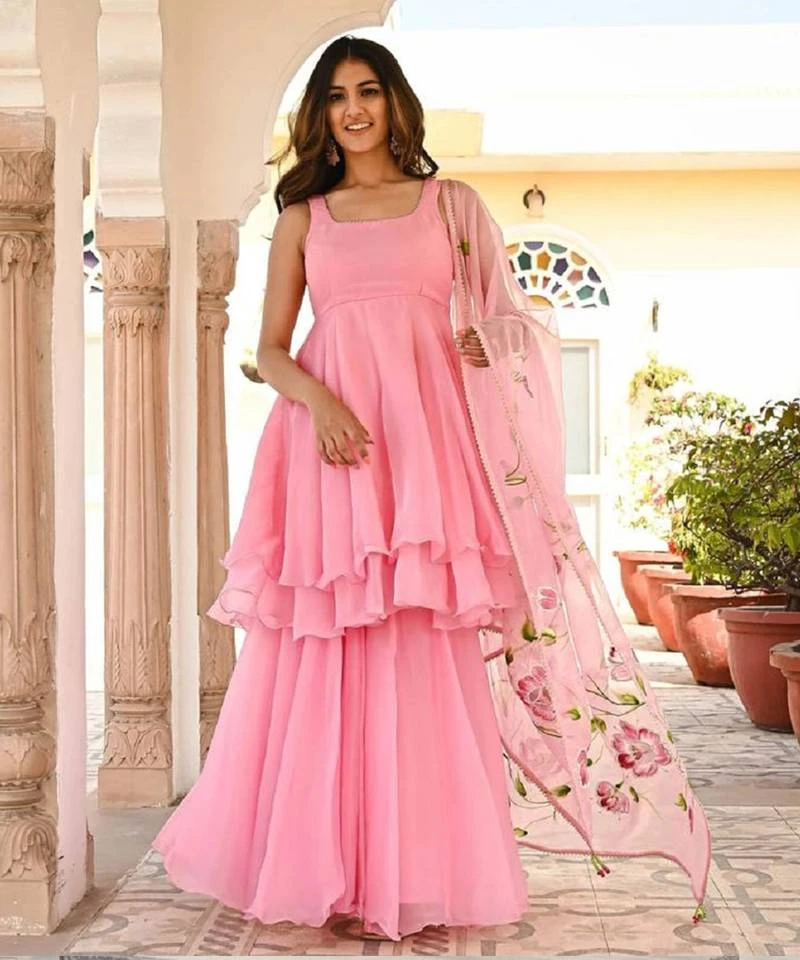 The Charm of Pink Salwar Suits – A Must-Have in Every Woman’s Wardrobe