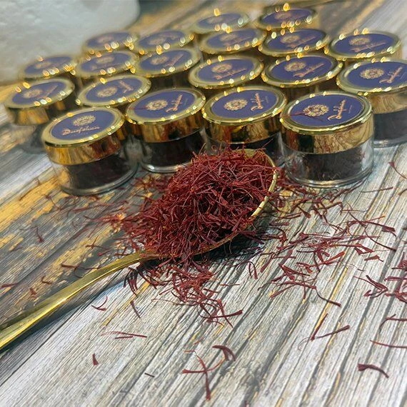 Golden Threads of Purity: Why Buying Kashmiri Saffron Online from Durfshan Is a Smart Choice