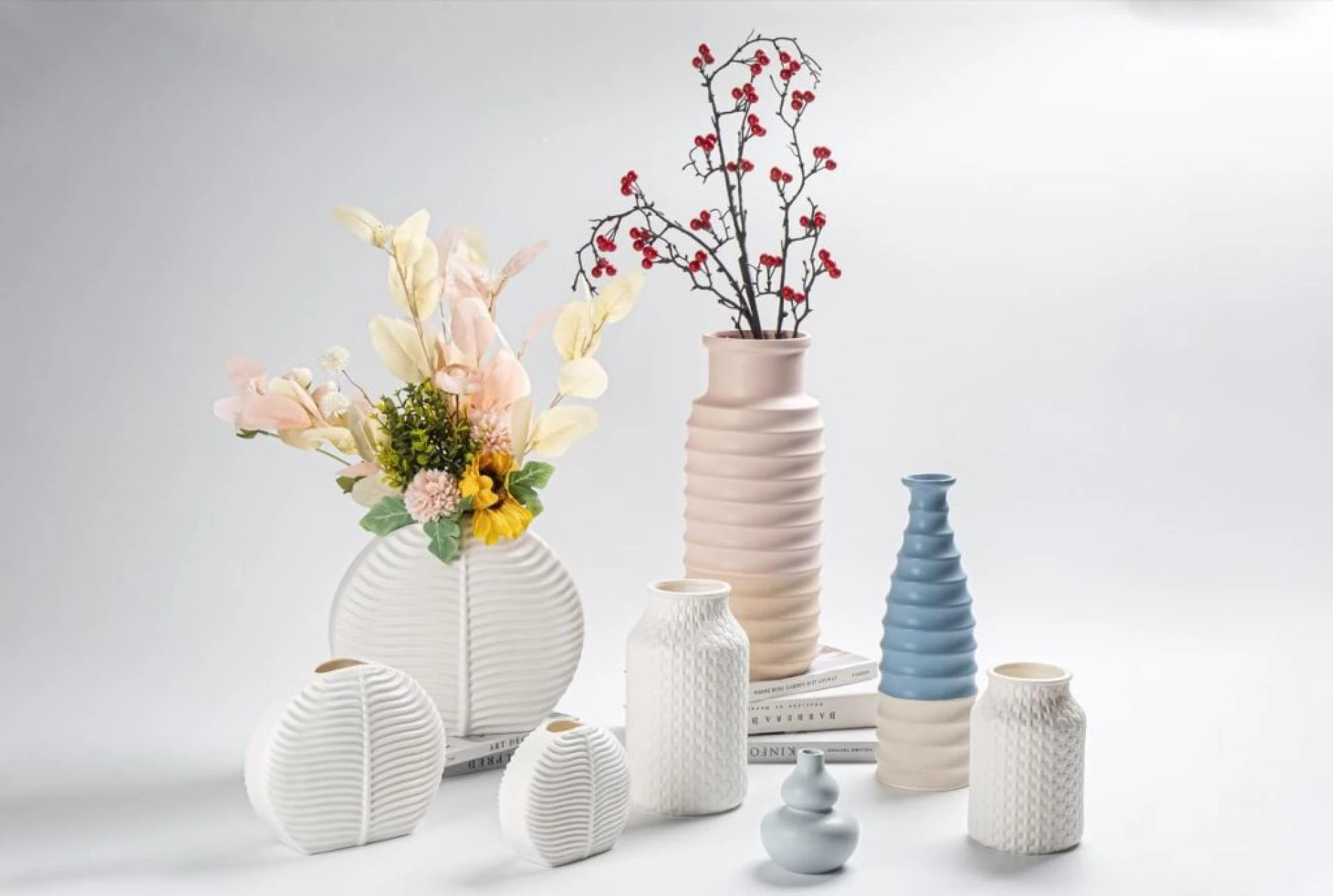 Flat Lay Styling: Using Mini Ceramic Vases for Content Creators