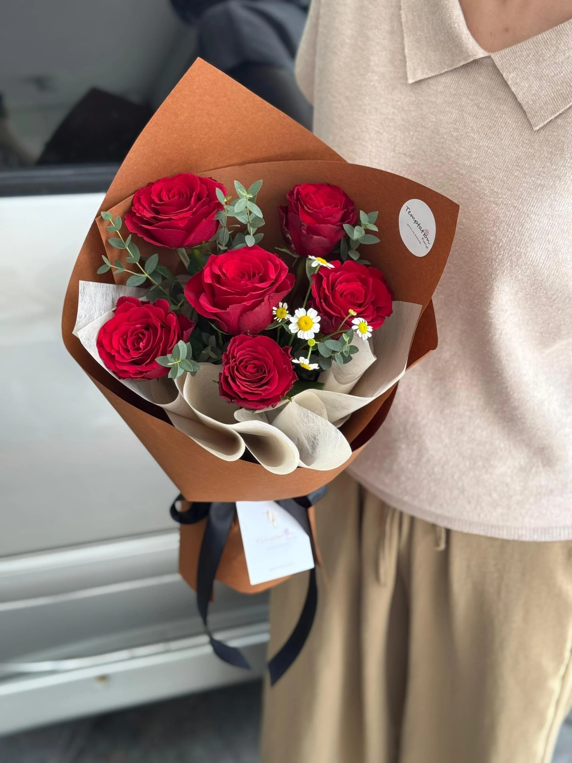 Explore the Beauty of Flowers with Malaysia's Top Online Delivery Service