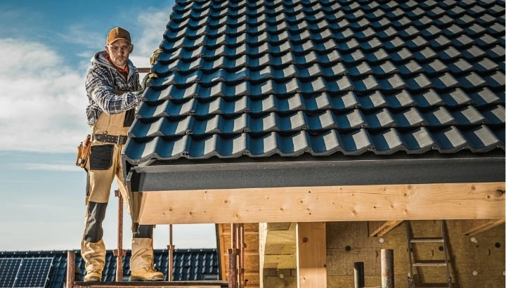 Your Roof, Your Shield: What Every Homeowner Should Know When Hiring a Roofing Contractor in Houston Tx