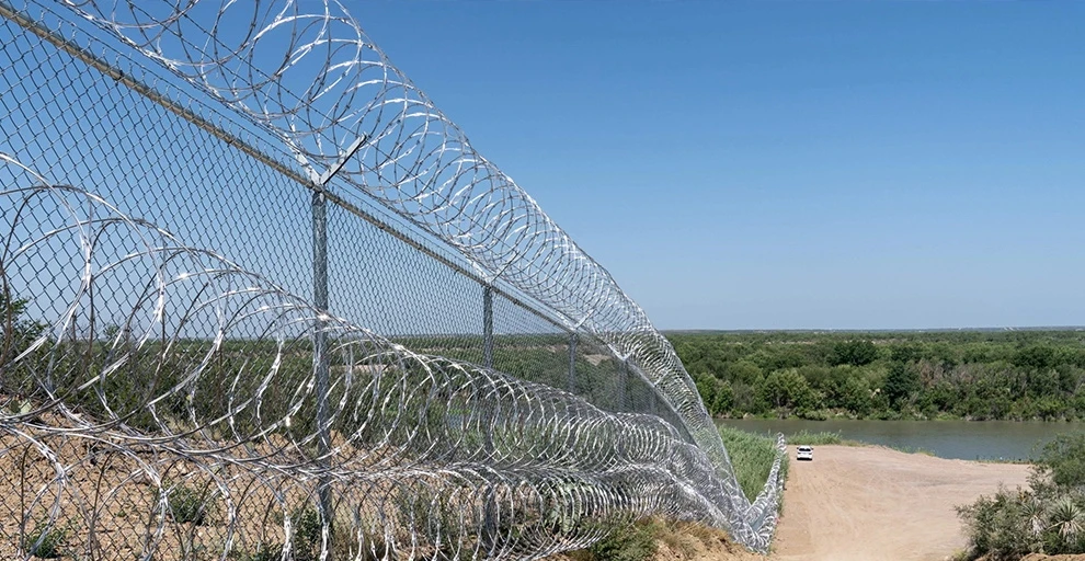 Border Fencing: Enhancing Security with Razor Wire