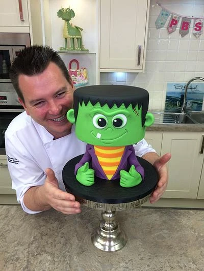 Level Up Your Cake Artistry: Dive into the World of Online Cake Decorating with Paul Bradford Sugarcraft 
