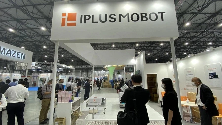 What Are the Advantages of Driverless Forklifts?