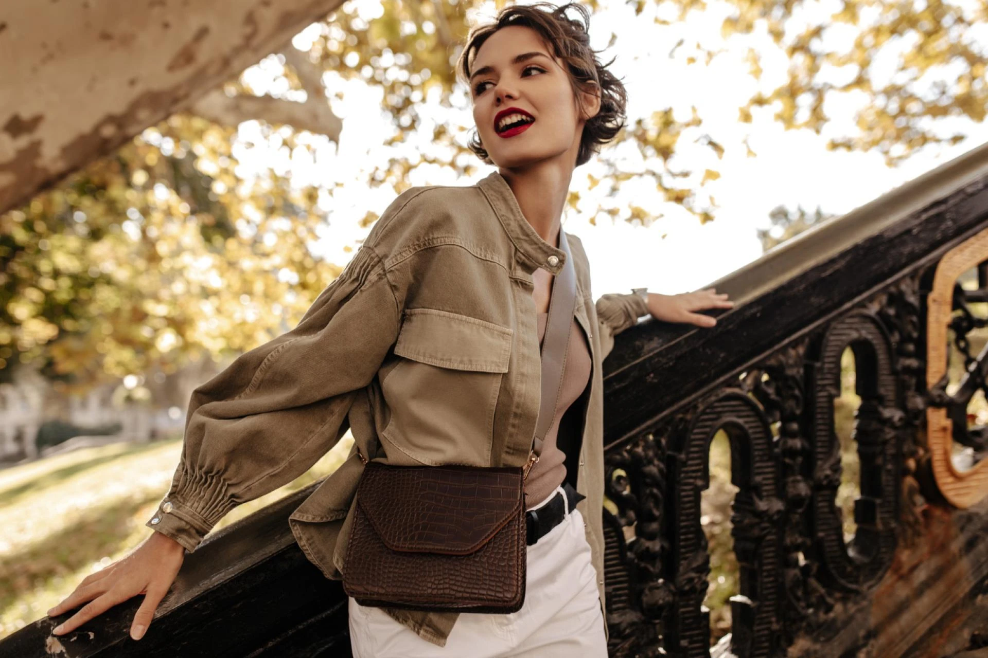 A Complete Guide to Buying a Recycled Leather Crossbody Bag in 2025