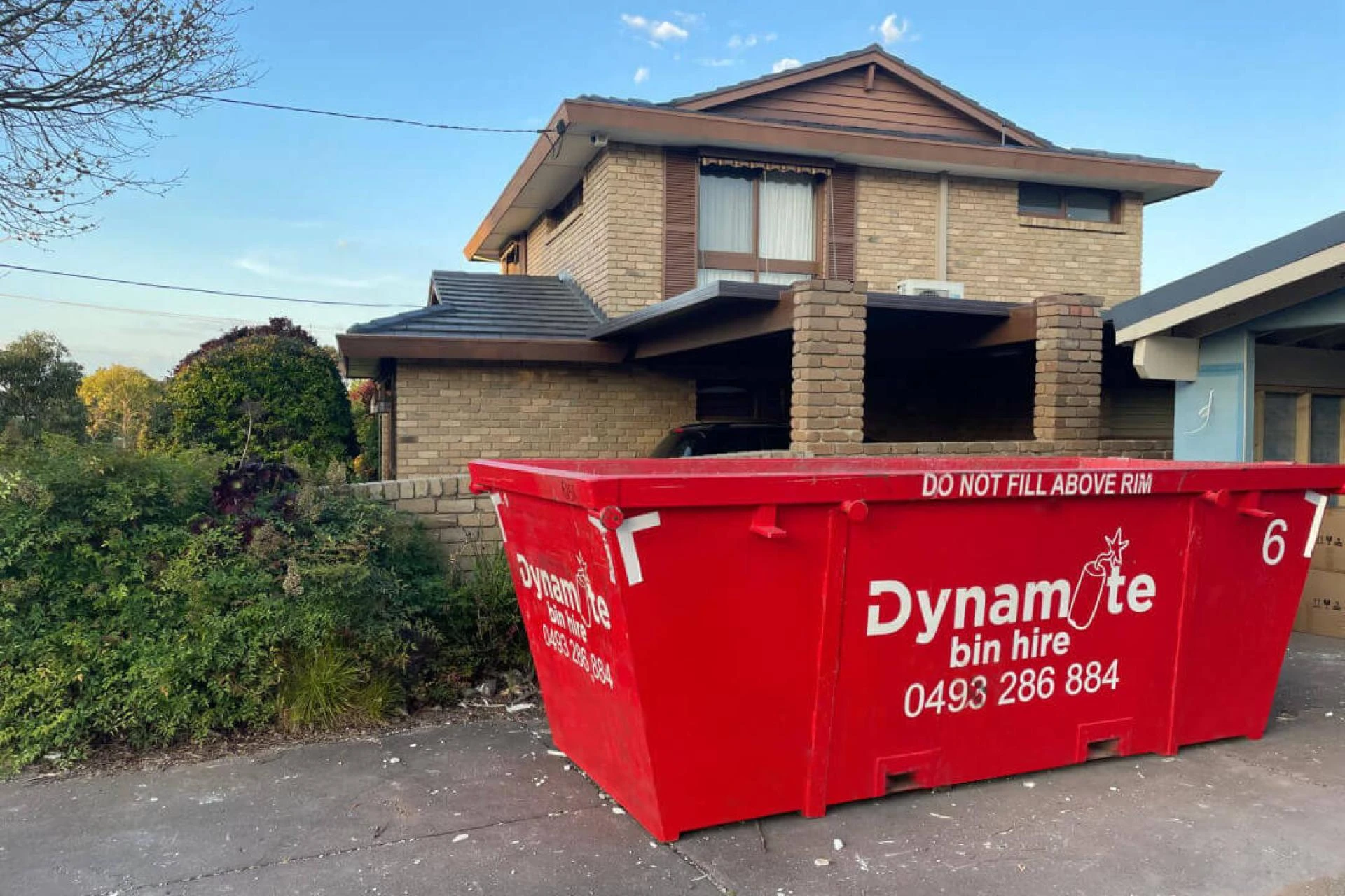 Smart Waste Solutions with Reliable Skip Bin Hire in Sunshine