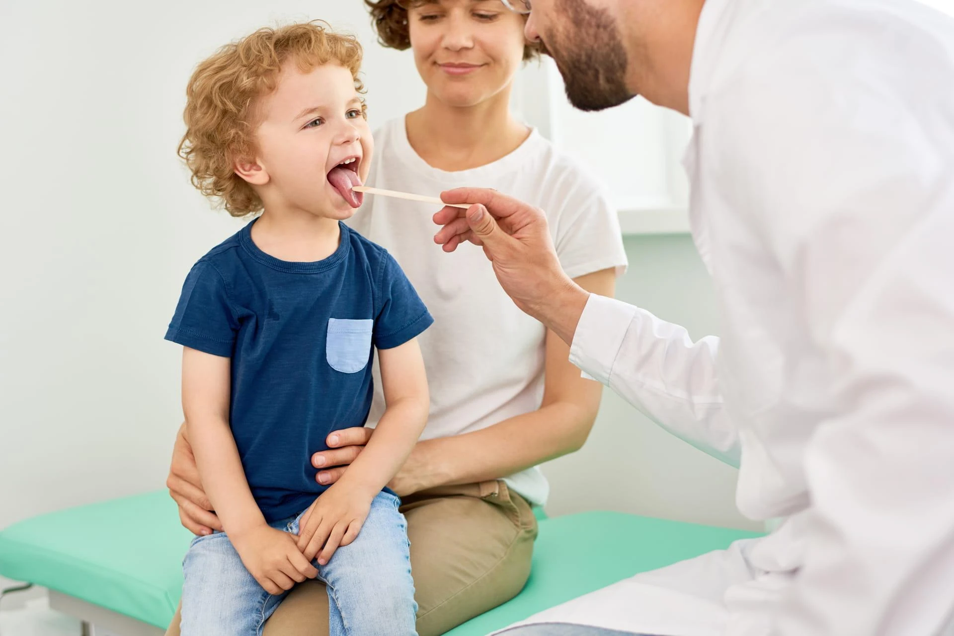 7 Clinical Factors Pediatricians Weigh Before Prescribing Antibiotics