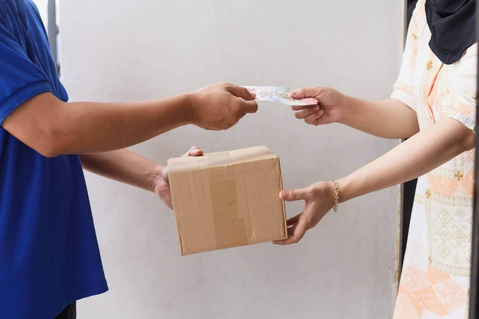 How to Enable Cash on Delivery on Your E-commerce Website?