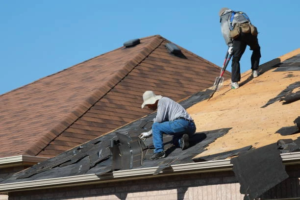 Roof Repair and Restoration for Old Homes: Preserving Original Structure