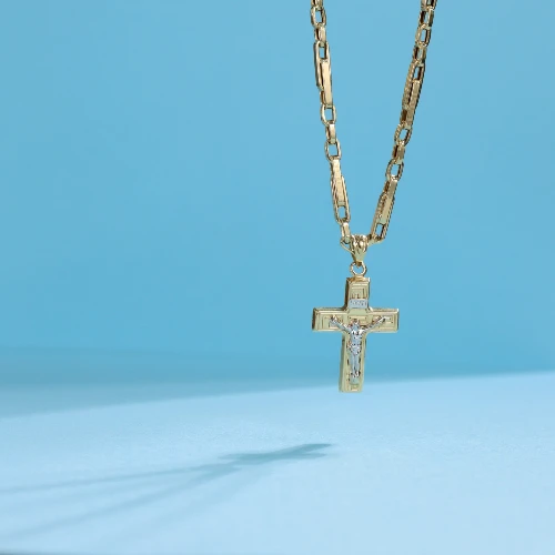Vintage Gold Crosses & Chains: Iconic Looks with Spiritual Roots