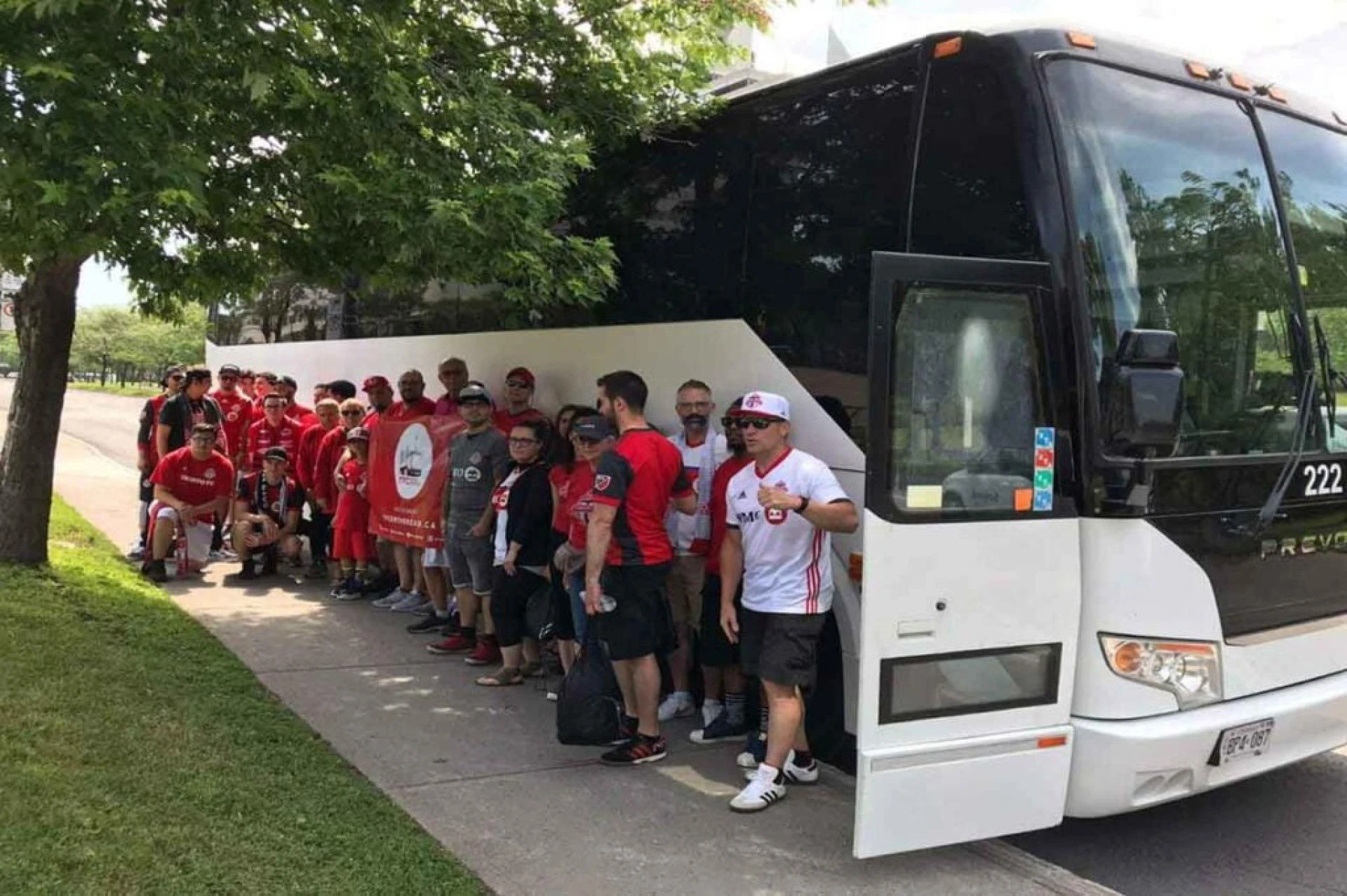 Top 10 Reasons to Rent a Minibus for Your Next Group Trip in Canada