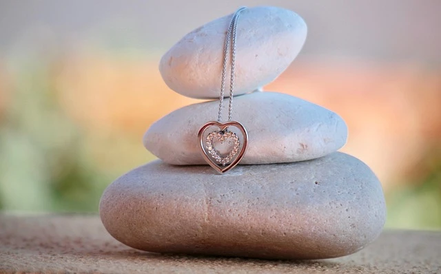 What Are The Most Popular Trends In Artificial Jewellery This Summer?
