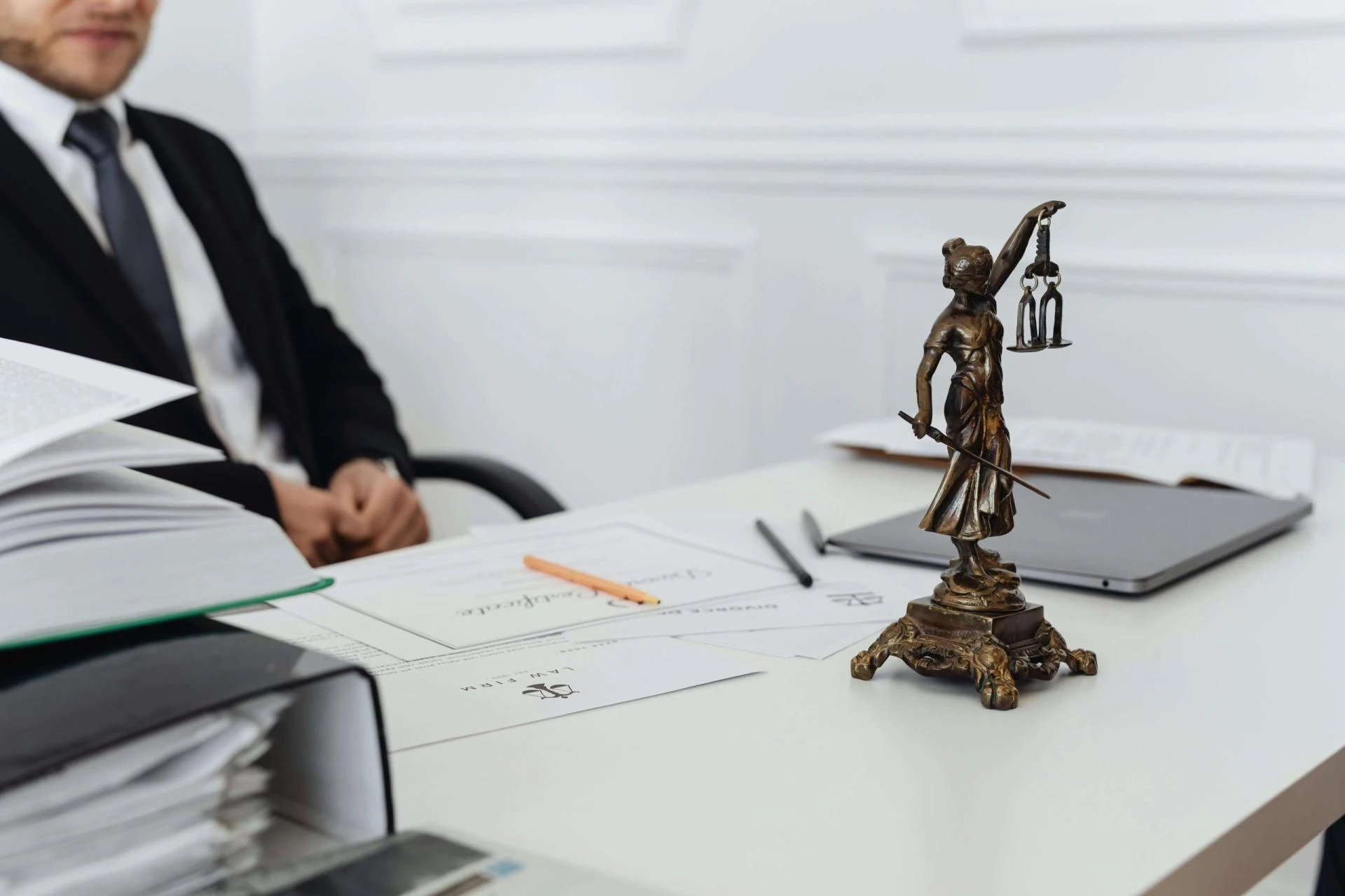 Navigating Commercial Law in Sydney: What Businesses Need to Know