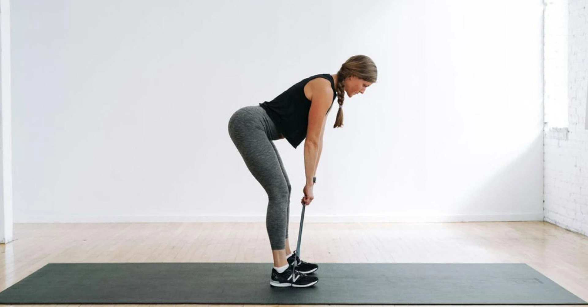 How to Build Round, Toned Glutes: Essential Workout Techniques and Nutrition Tips!