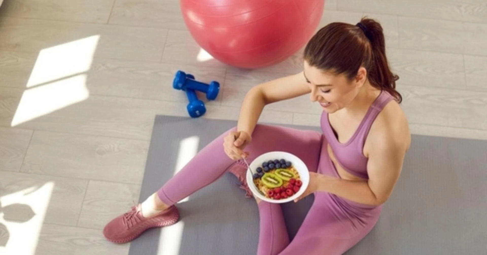 How to Build Round, Toned Glutes: Essential Workout Techniques and Nutrition Tips!