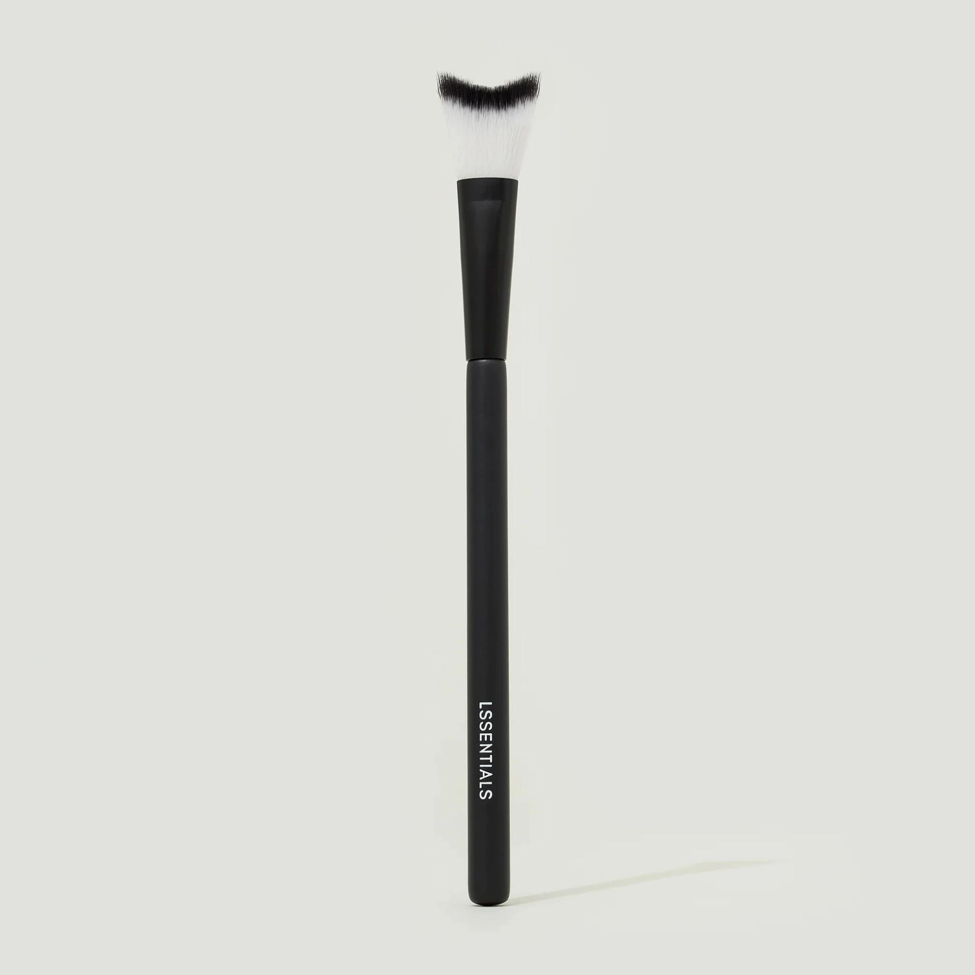 The Lash Brush: The Underrated Hero of Lash Care