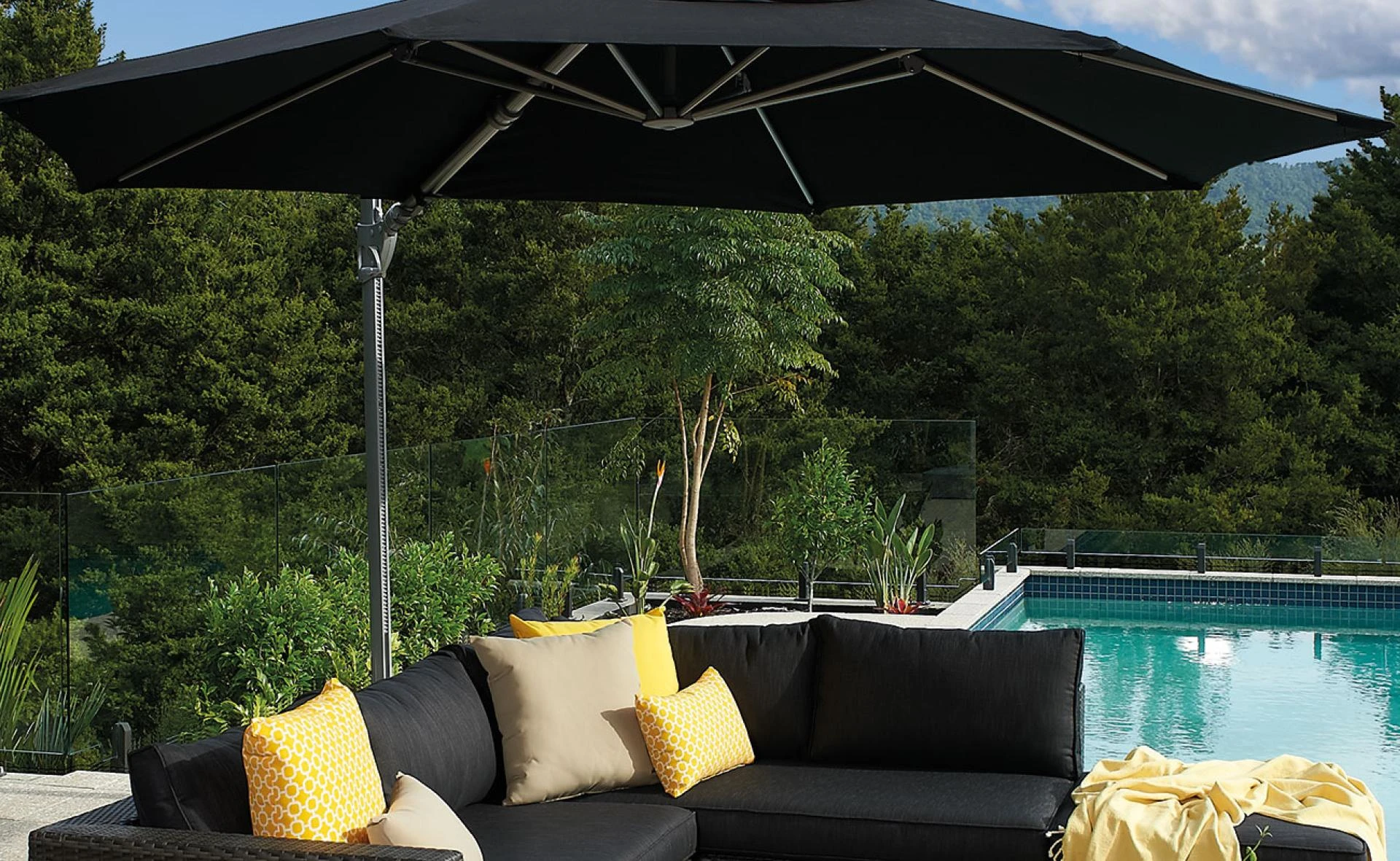 How Outdoor Renovation Experts Transform Backyards into Luxury Retreats