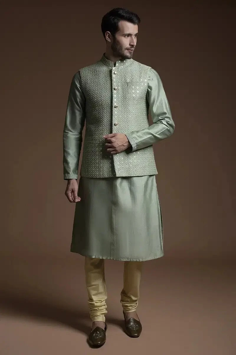How to Choose the Right Outfits for Wedding: A Guide for Men and Women