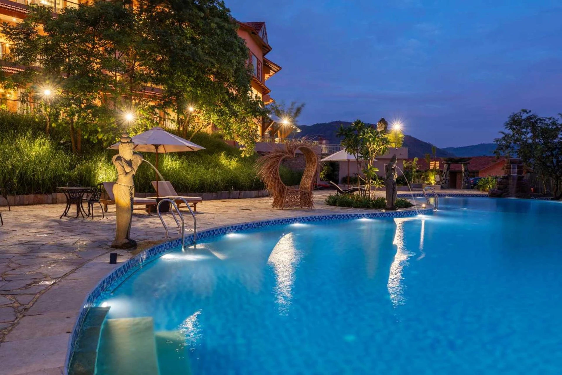 Which Is Better: Boutique Hotels or Luxury Resorts in Pune for First-Time Visitors?