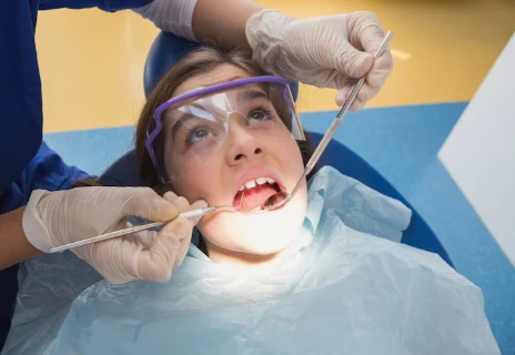 Emergency Dentist vs. ER: Who Should You Call in Calgary?