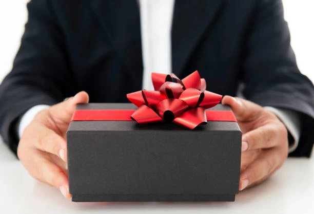5 Thoughtful Corporate Gift Boxes to Impress Clients and Colleagues
