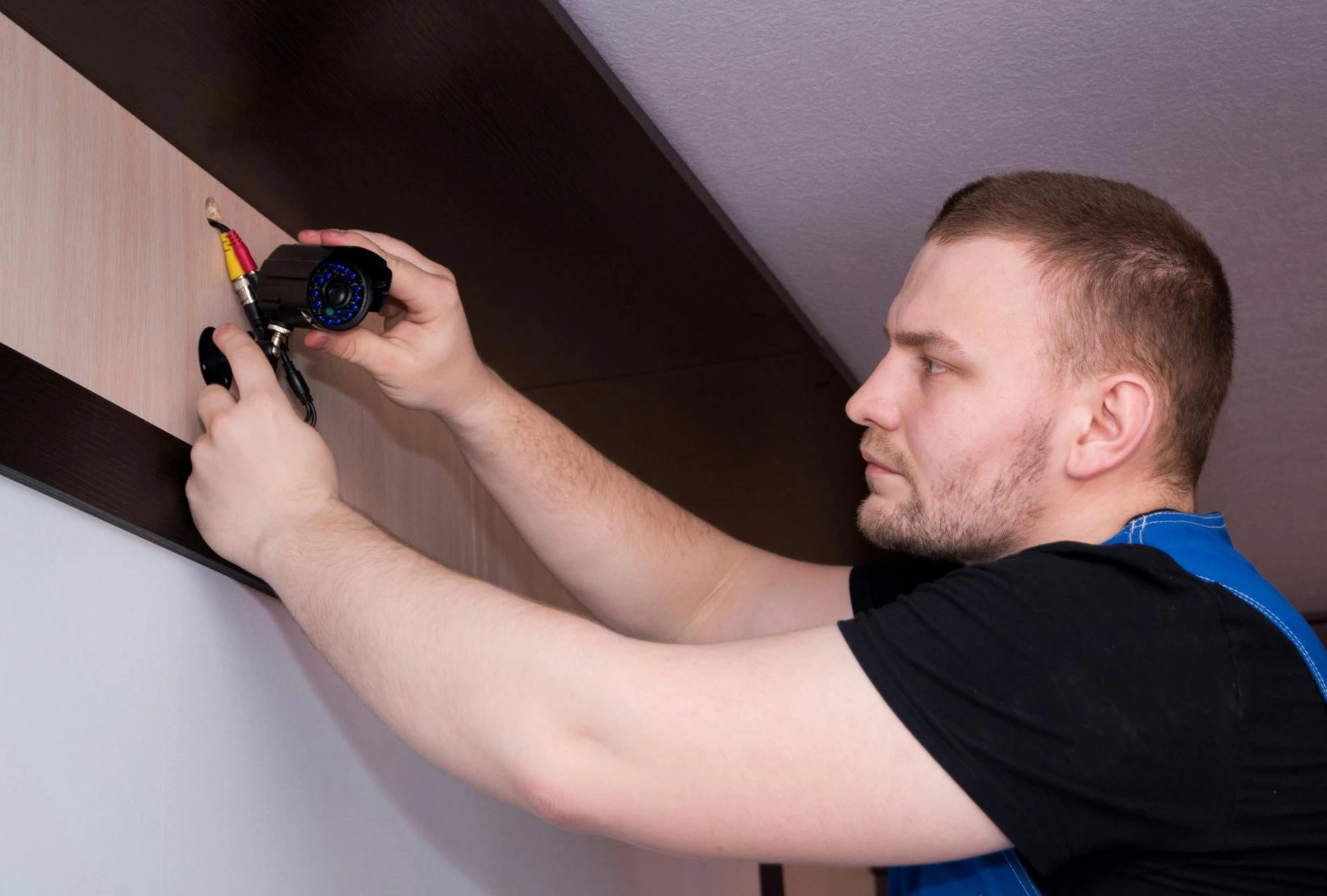 How to Tell if Cracks in the Wall Are Serious or Cosmetic