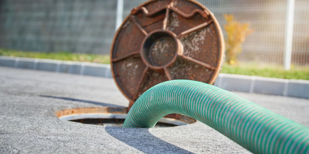 How Sewage Mitigation Specialists Clean and Sanitize Contaminated Areas
