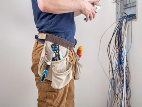 Unstable Voltage in Your Villa? Solutions From an Electrician in Dubai