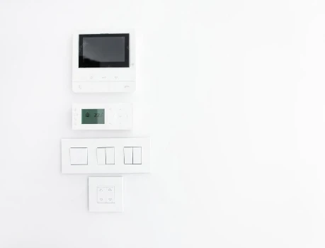 Unstable Voltage in Your Villa? Solutions From an Electrician in Dubai