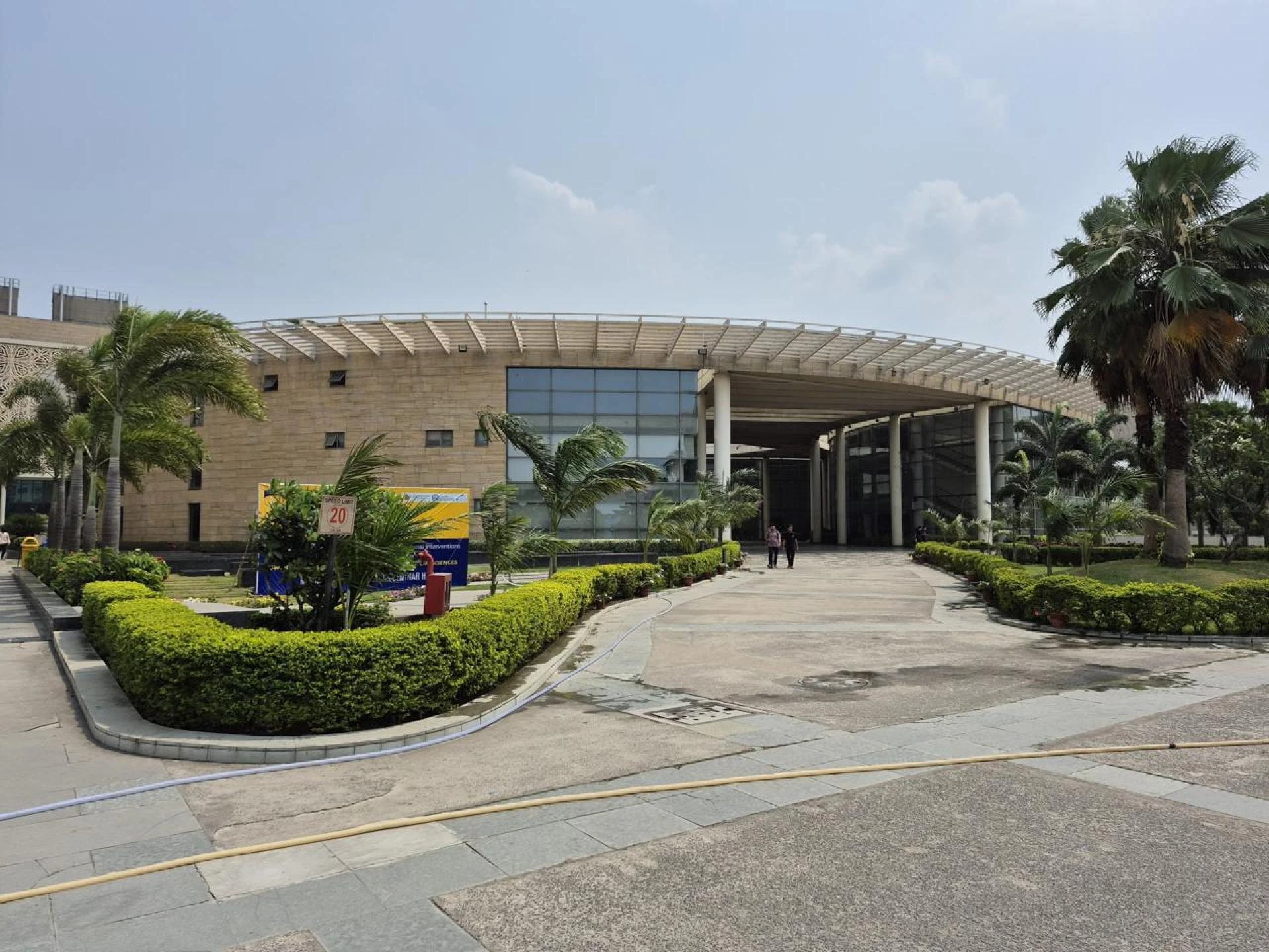 Trouble Choosing the Best College? - Why Amity Kolkata Should Be on Your List