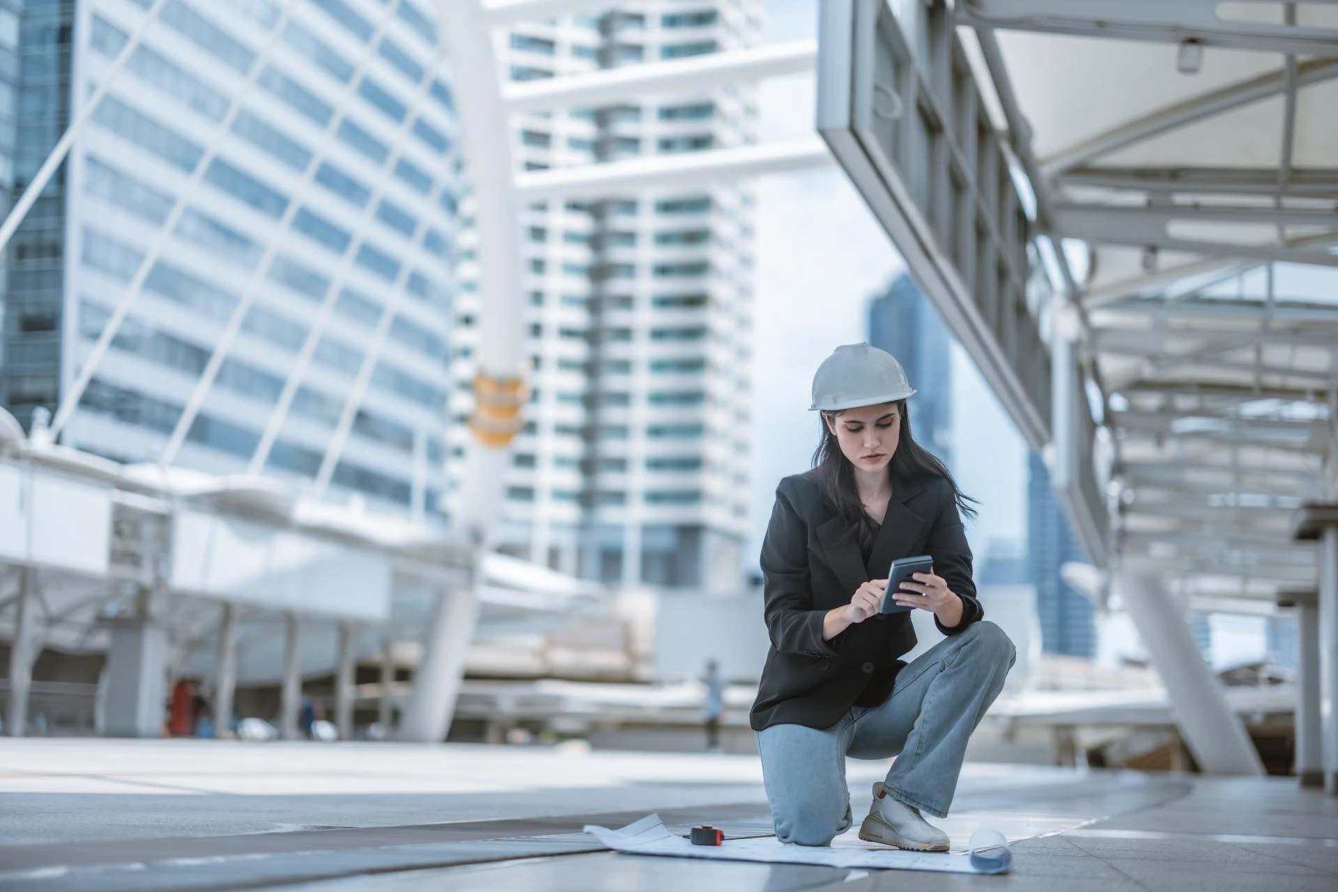 Commercial Real Estate vs. Residential: Why Investors Are Shifting in 2025