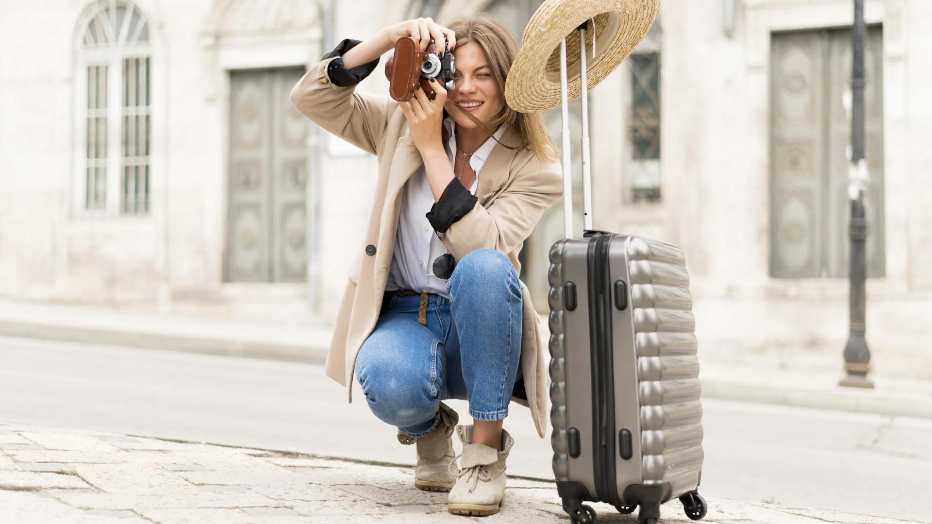 Smart Travel: How to Save Money on Flights, Data & Accommodation