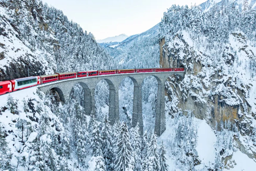 Winter Vacations Redefined: Explore by Luxury Trains